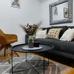 Zara Apartment- Near The Old Town ,cool And Shaded ,3 Acs , Free Parking & Peaceful