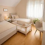 Apartment Zara Apartment- Near The Old Town ,cool And Shaded ,3 Acs , Free Parking & Peaceful