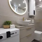 Zara Apartment- Near The Old Town ,cool And Shaded ,3 Acs , Free Parking & Peaceful * Mostar