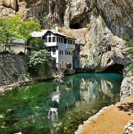Apartment Zara Apartment- Near The Old Town ,cool And Shaded ,3 Acs , Free Parking & Peaceful Mostar