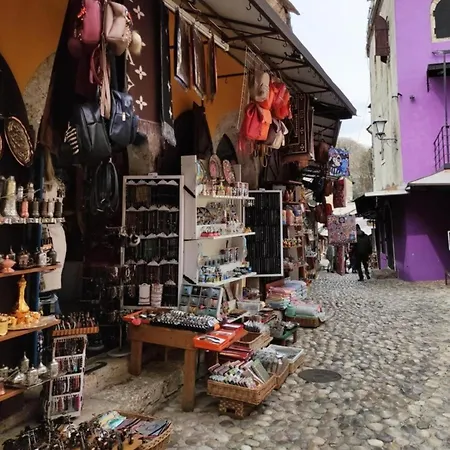 Zara Apartment- Near The Old Town ,warm,3 Acs , Free Parking & Peaceful * モスタル