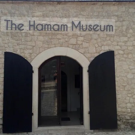 Zara Apartment- Near The Old Town ,warm,3 Acs , Free Parking & Peaceful דירה מוסטר