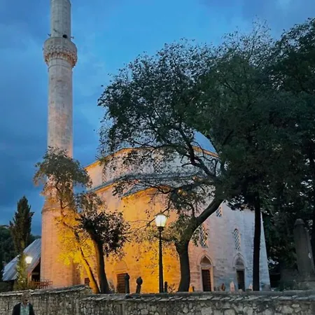 Zara Apartment- Near The Old Town ,warm,3 Acs , Free Parking & Peaceful モスタル