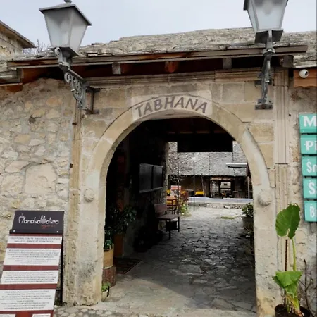 Zara Apartment- Near The Old Town ,cool And Shaded ,3 Acs , Free Parking & Peaceful Appartement