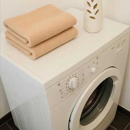 Zara Apartment- Near The Old Town ,warm,3 Acs , Free Parking & Peaceful * מוסטר