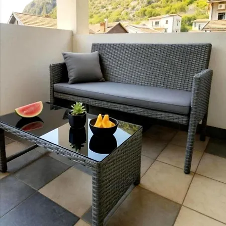 Zara Apartment- Near The Old Town ,warm,3 Acs , Free Parking & Peaceful Appartement *