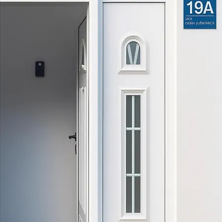 Zara Apartment- Near The Old Town ,cool And Shaded ,3 Acs , Free Parking & Peaceful Διαμέρισμα