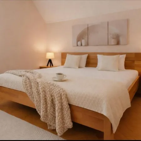 Zara Apartment- Near The Old Town ,warm,3 Acs , Free Parking & Peaceful *