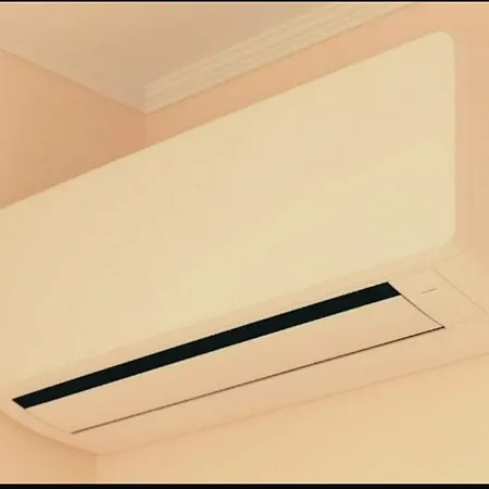 アパート Zara Apartment- Near The Old Town ,warm,3 Acs , Free Parking & Peaceful *