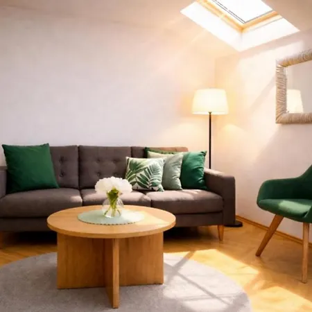 Zara Apartment- Near The Old Town ,cool And Shaded ,3 Acs , Free Parking & Peaceful Apartment