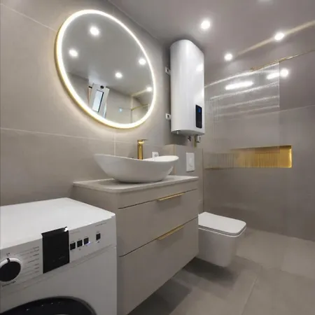 Zara Apartment- Near The Old Town ,cool And Shaded ,3 Acs , Free Parking & Peaceful *
