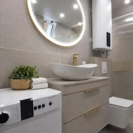 Zara Apartment- Near The Old Town ,cool And Shaded ,3 Acs , Free Parking & Peaceful * Mostar