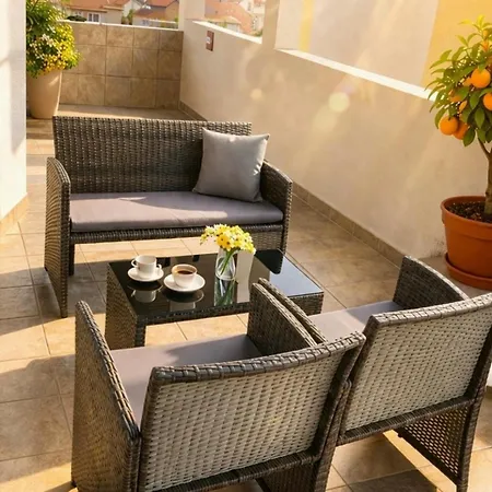 Apartment Zara Apartment- Near The Old Town ,cool And Shaded ,3 Acs , Free Parking & Peaceful