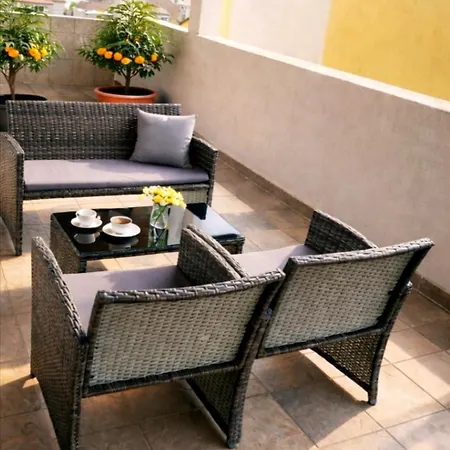 Zara Apartment- Near The Old Town ,cool And Shaded ,3 Acs , Free Parking & Peaceful