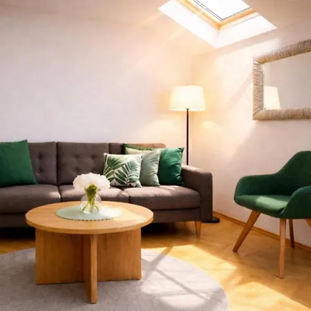 Zara Apartment- Near The Old Town ,cool And Shaded ,3 Acs , Free Parking & Peaceful