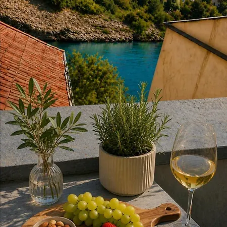 Apartment Zara Apartment- Near The Old Town ,cool And Shaded ,3 Acs , Free Parking & Peaceful Mostar