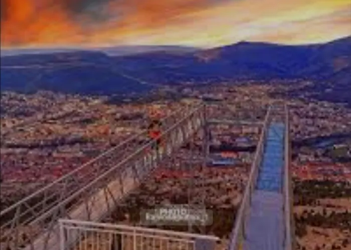 Zara Apartment- Near The Old Town ,cool And Shaded ,3 Acs , Free Parking & Peaceful *