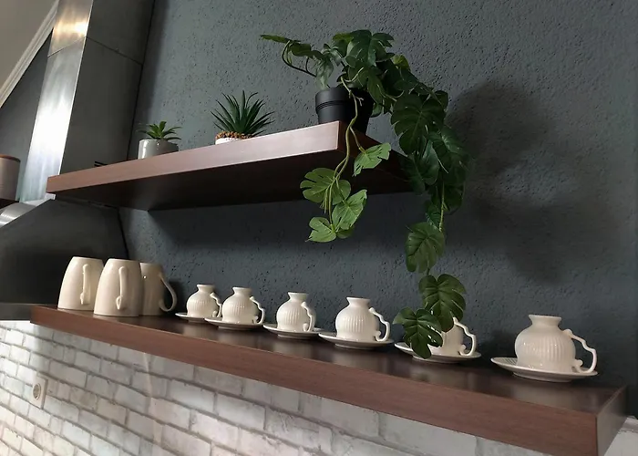 Lägenhet Zara Apartment- Near The Old Town ,cool And Shaded ,3 Acs , Free Parking & Peaceful Mostar