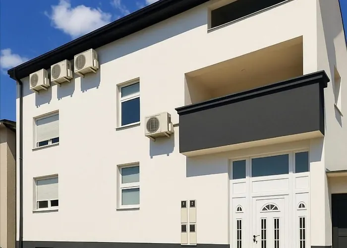 Zara Apartment- Near The Old Town ,cool And Shaded ,3 Acs , Free Parking & Peaceful Mostar