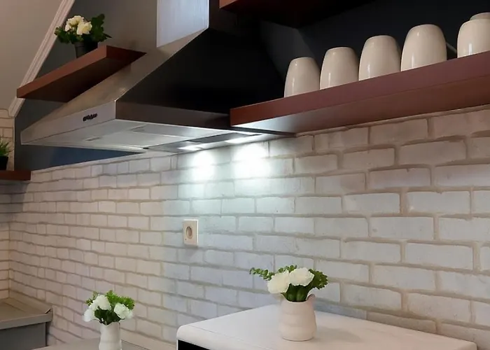 Zara Apartment- Near The Old Town ,cool And Shaded ,3 Acs , Free Parking & Peaceful Lägenhet *