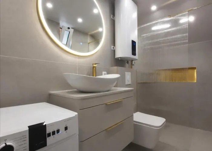 Zara Apartment- Near The Old Town ,cool And Shaded ,3 Acs , Free Parking & Peaceful *