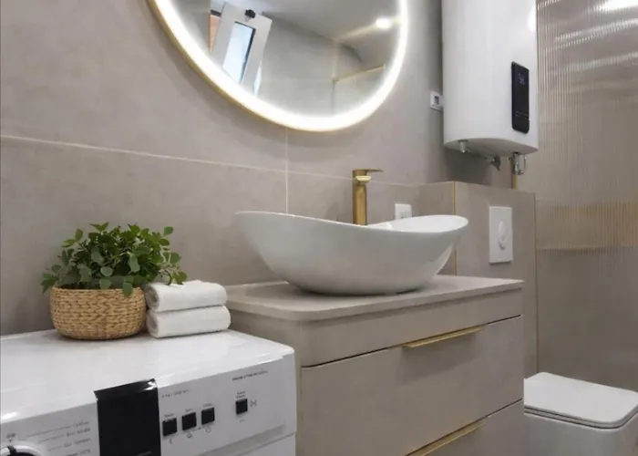 Zara Apartment- Near The Old Town ,cool And Shaded ,3 Acs , Free Parking & Peaceful * Mostar