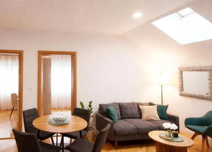 Zara Apartment- Near The Old Town ,cool And Shaded ,3 Acs , Free Parking & Peaceful * Mostar