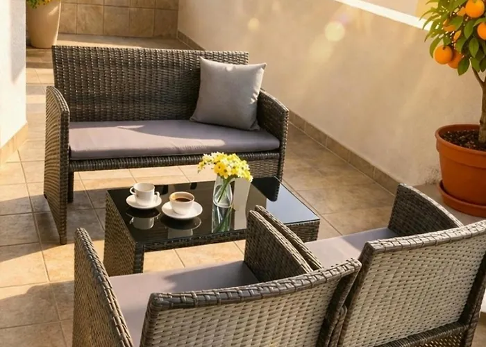 Lägenhet Zara Apartment- Near The Old Town ,cool And Shaded ,3 Acs , Free Parking & Peaceful