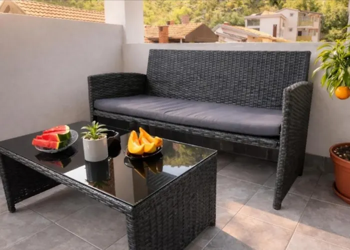 Lägenhet Zara Apartment- Near The Old Town ,cool And Shaded ,3 Acs , Free Parking & Peaceful