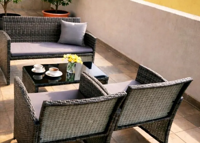 Zara Apartment- Near The Old Town ,cool And Shaded ,3 Acs , Free Parking & Peaceful